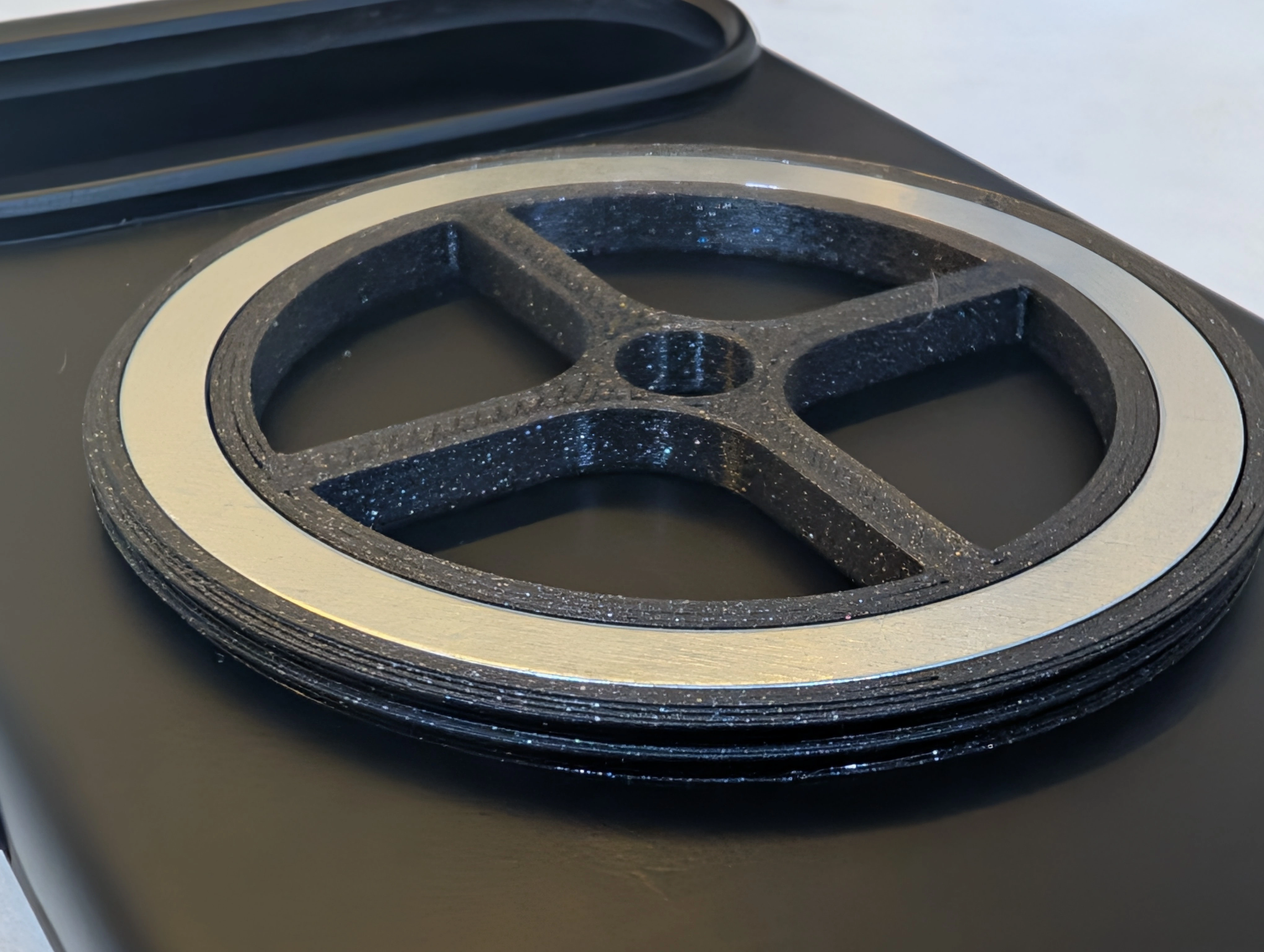 Magsafe držák na postel